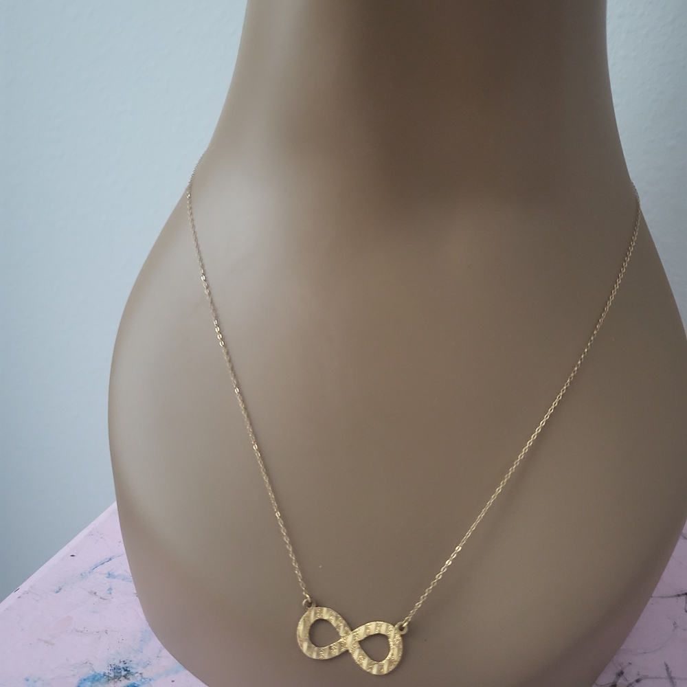 Infinity Necklace Gold 18k